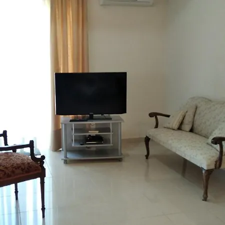 κατοικία με θέα & ησυχία -house In A Peaceful Area Perachora