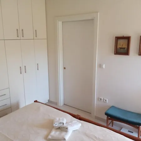 κατοικία με θέα & ησυχία -house In A Peaceful Area * Perachora