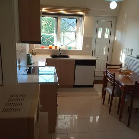 κατοικία με θέα & ησυχία -house In A Peaceful Area Perachora